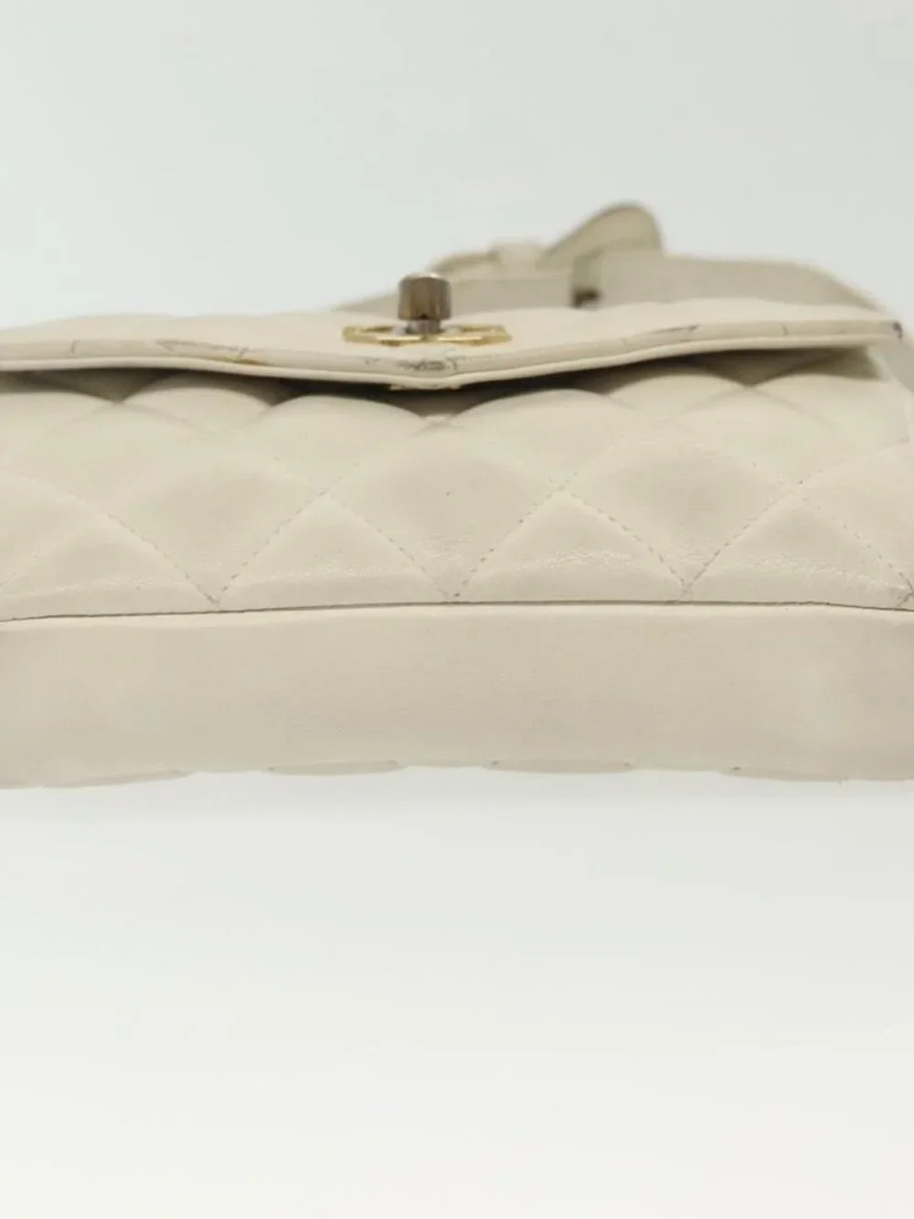 CHANEL Matelasse Chain Waist bag Lamb Skin White Gold CC Auth BA5530